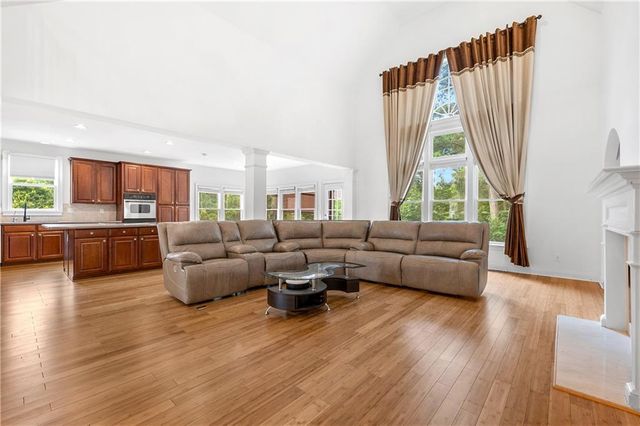 911 Masters Walk, Stone Mountain, GA 30087