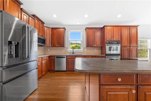 911 Masters Walk, Stone Mountain, GA 30087