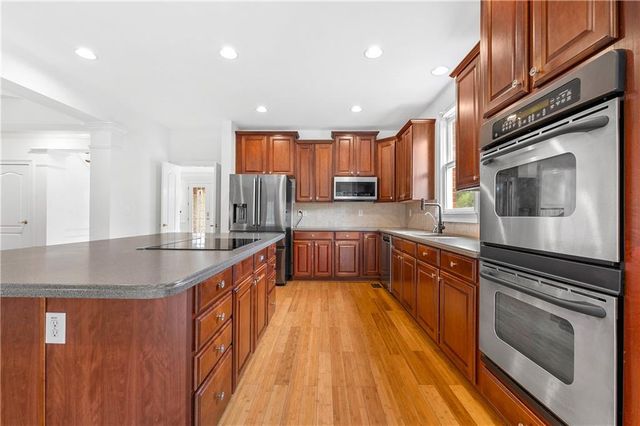 911 Masters Walk, Stone Mountain, GA 30087