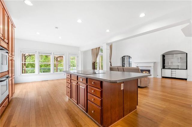 911 Masters Walk, Stone Mountain, GA 30087