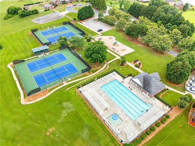911 Masters Walk, Stone Mountain, GA 30087