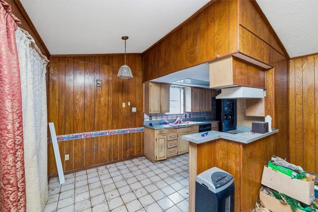 829 Ray Andra Drive, Desoto, TX 75115
