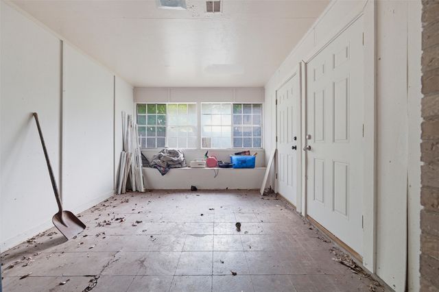 829 Ray Andra Drive, Desoto, TX 75115