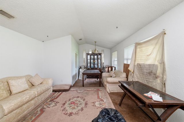 829 Ray Andra Drive, Desoto, TX 75115