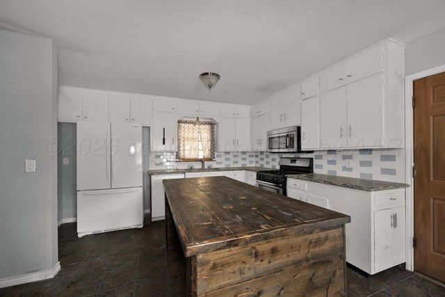 3304 LENWOOD Drive, Amarillo, TX 79109