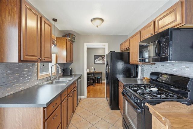 8126 Grafton Avenue S, Cottage Grove, MN 55016