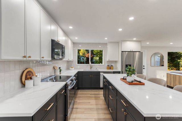 813 NE 125th Street, Seattle, WA 98125