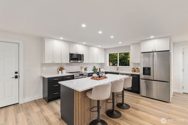 813 NE 125th Street, Seattle, WA 98125