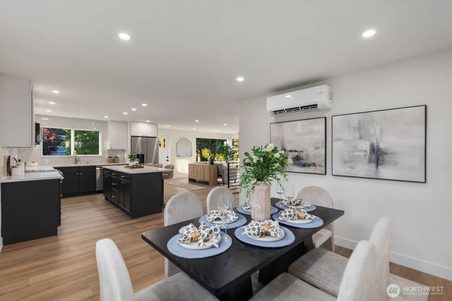 813 NE 125th Street, Seattle, WA 98125