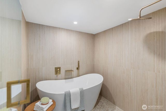 813 NE 125th Street, Seattle, WA 98125