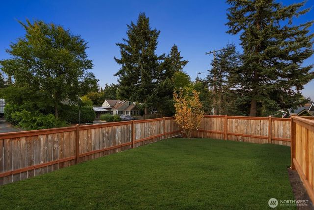 813 NE 125th Street, Seattle, WA 98125