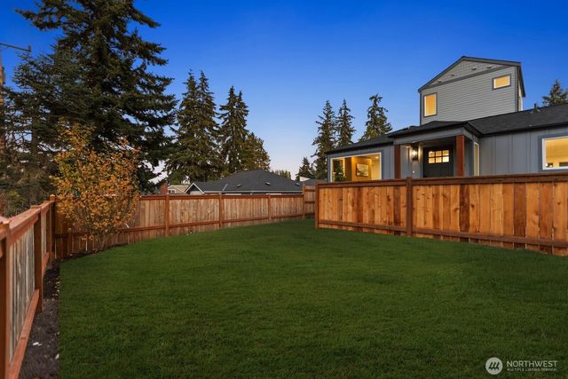 813 NE 125th Street, Seattle, WA 98125