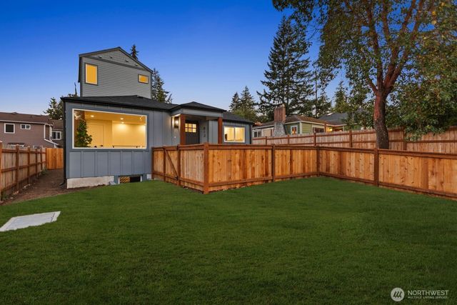813 NE 125th Street, Seattle, WA 98125