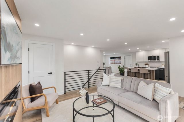 813 NE 125th Street, Seattle, WA 98125
