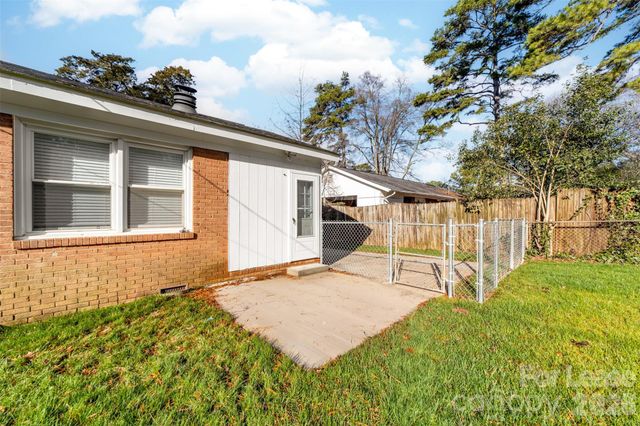 4005 Abbeydale Drive, Charlotte, NC 28205