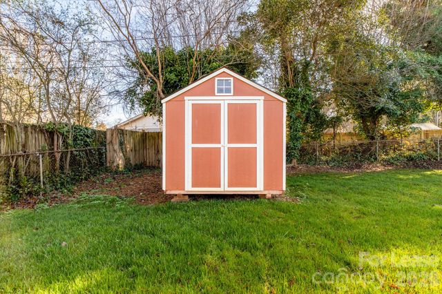 4005 Abbeydale Drive, Charlotte, NC 28205