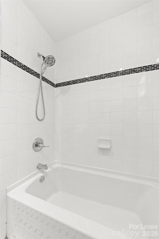 4005 Abbeydale Drive, Charlotte, NC 28205