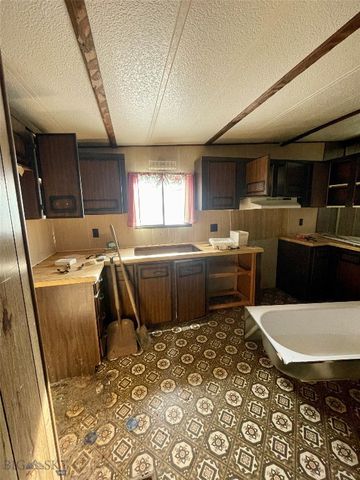 730 Utah Street, Chinook, MT 59523