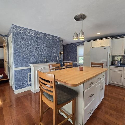 10 Wilbur Ave, Brockton, MA 02302