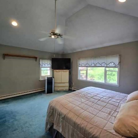 10 Wilbur Ave, Brockton, MA 02302