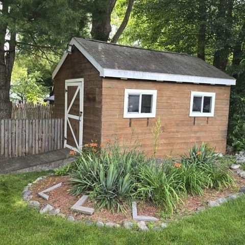 10 Wilbur Ave, Brockton, MA 02302