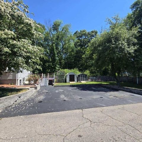 10 Wilbur Ave, Brockton, MA 02302