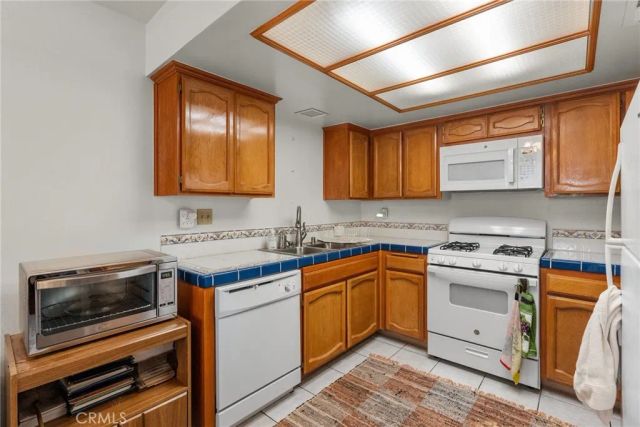 1836 E Avenue J2 5, Lancaster, CA 93535