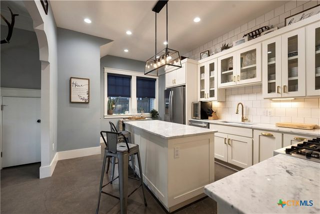 1112 Hauptstrasse, New Braunfels, TX 78130