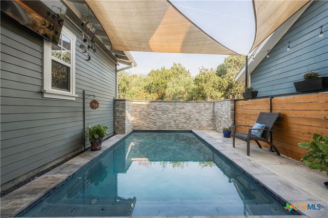 1112 Hauptstrasse, New Braunfels, TX 78130