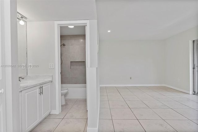 8631 NW 4th Terrace 1001, Miami, FL 33126
