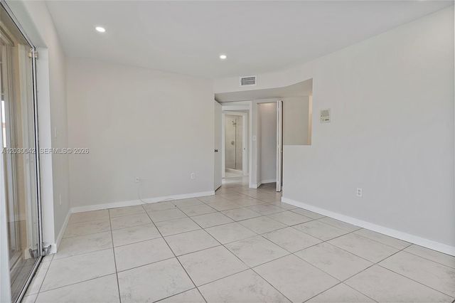 8631 NW 4th Terrace 1001, Miami, FL 33126