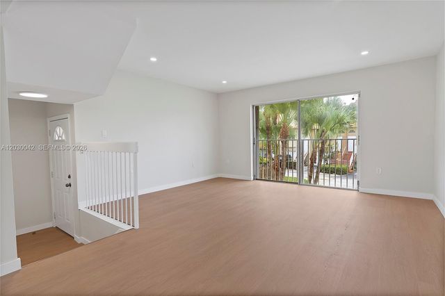 8631 NW 4th Terrace 1001, Miami, FL 33126