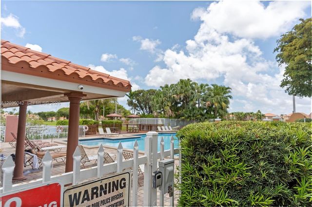 8631 NW 4th Terrace 1001, Miami, FL 33126
