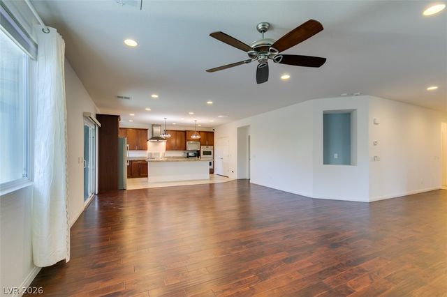 10465 Saddle Mountain Street, Las Vegas, NV 89178