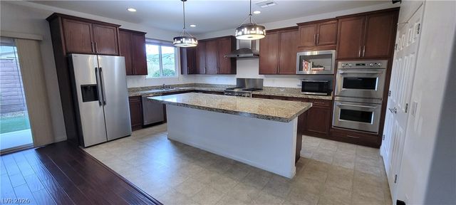 10465 Saddle Mountain Street, Las Vegas, NV 89178