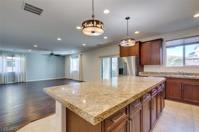 10465 Saddle Mountain Street, Las Vegas, NV 89178