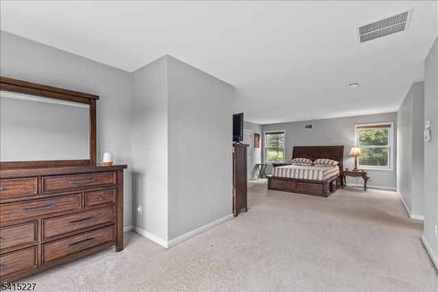 14 Elizabeth Ave, Washington Twp., NJ 07882