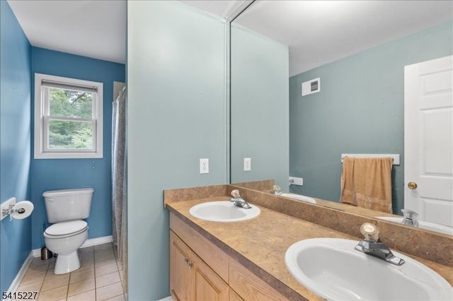 14 Elizabeth Ave, Washington Twp., NJ 07882