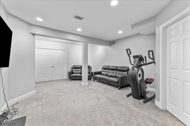 14 Elizabeth Ave, Washington Twp., NJ 07882