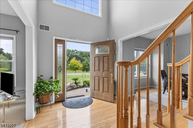 14 Elizabeth Ave, Washington Twp., NJ 07882