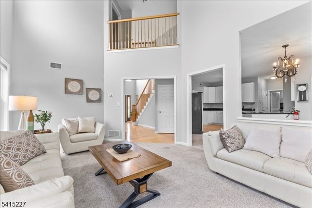 14 Elizabeth Ave, Washington Twp., NJ 07882