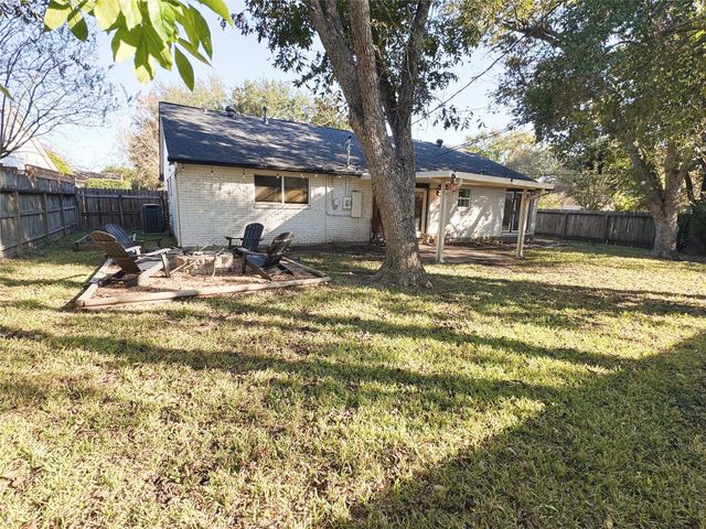 10734 Glenfield Court, Houston, TX 77096