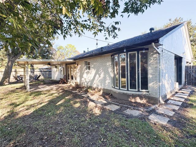 10734 Glenfield Court, Houston, TX 77096