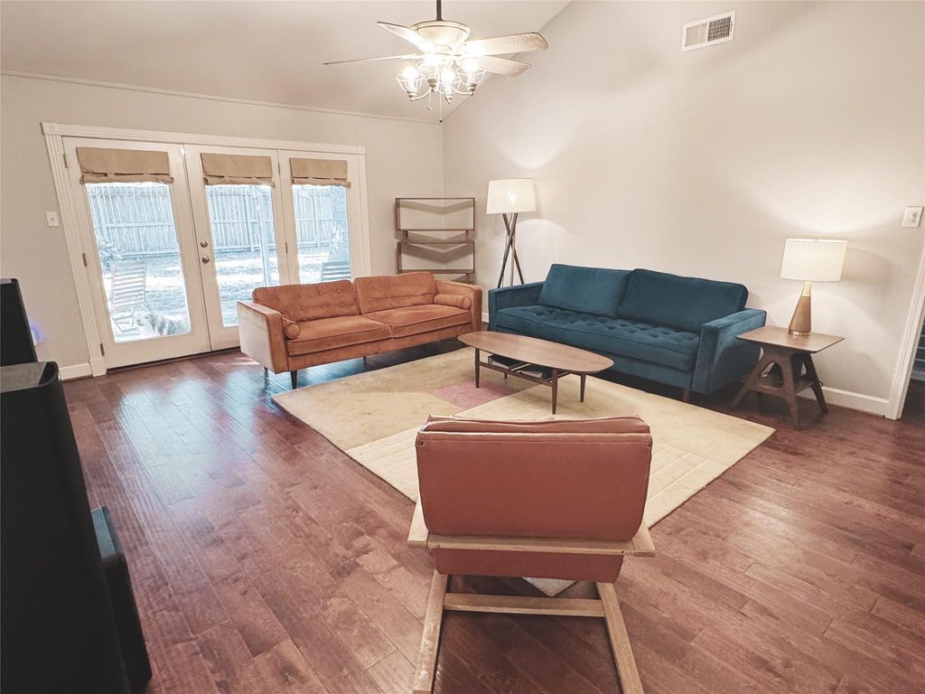 10734 Glenfield Court, Houston, TX 77096