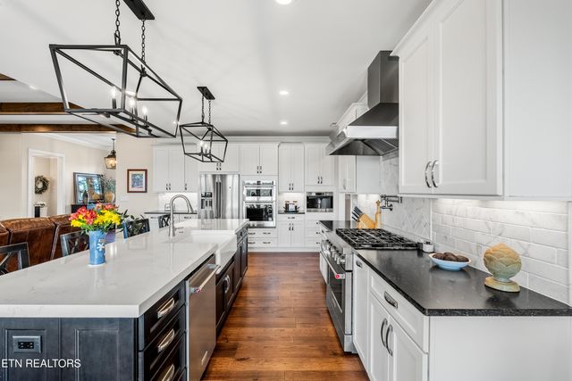 320 Watercrest Drive, Vonore, TN 37885