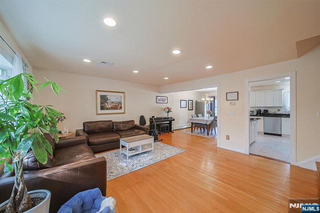 18 Carter Street, Norwood, NJ 07648