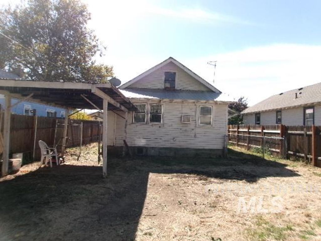 510 E 3rd St, Emmett, ID 83617 photo 4