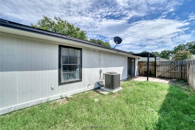 2807 Sprucewood Street A, Bryan, TX 77801