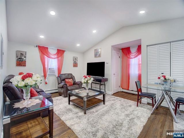 38 Orchard Place, Irvington, NJ 07111