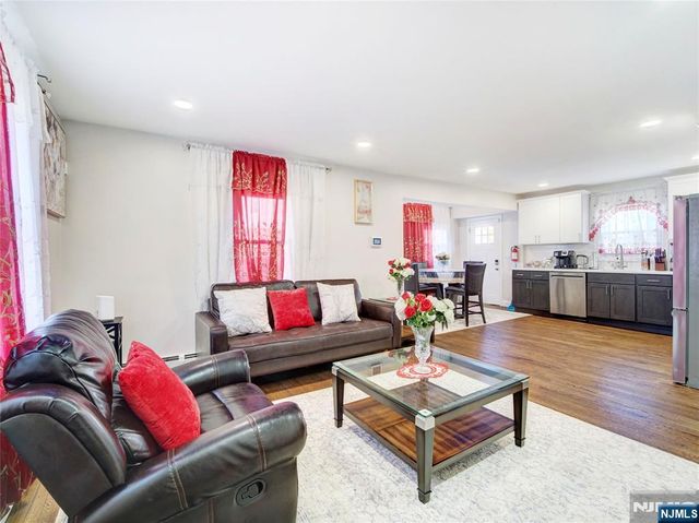 38 Orchard Place, Irvington, NJ 07111